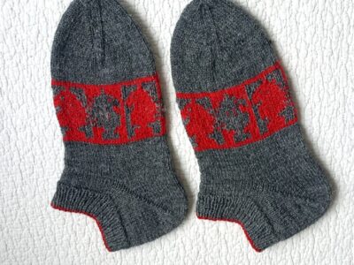 Продам вязаные подследники «Ход конём» в технике "жаккард без протяжек"